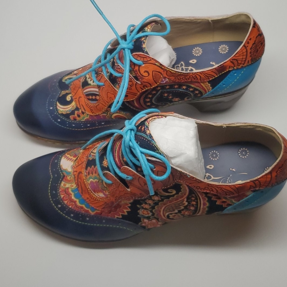 Shoes - Picture 2 of 5